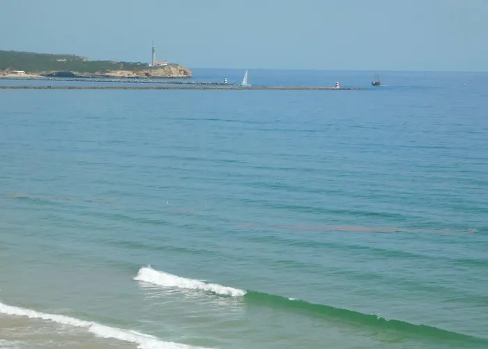 Encosta Da Marina Residence
