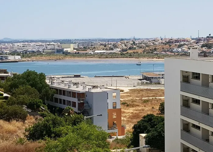 Encosta Da Marina Residence
